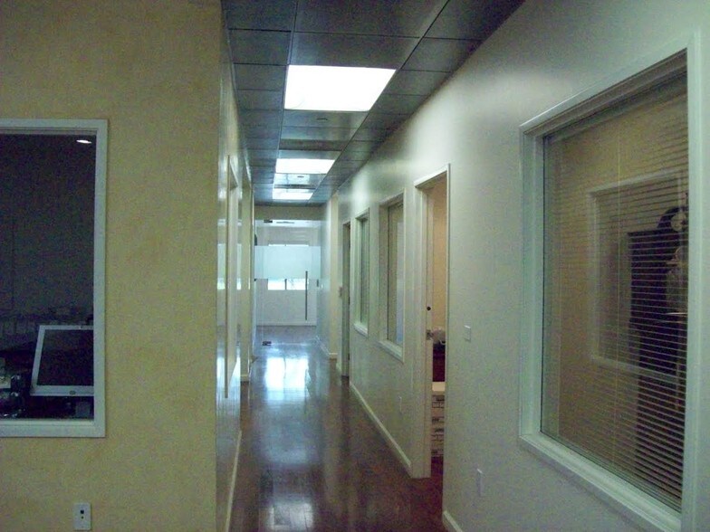 More Photos Of 2705-2707 W Empire Ave, Burbank Manufacturing For Lease