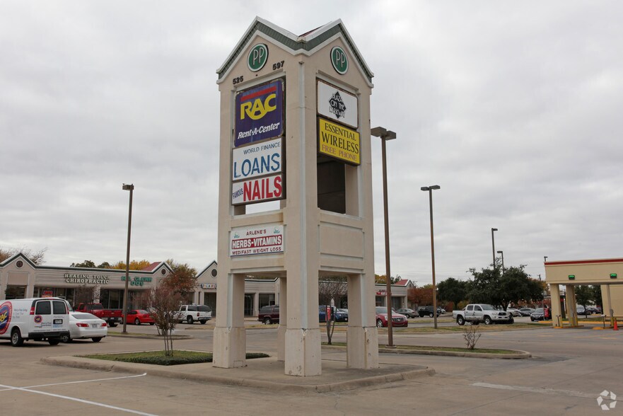 More Photos Of 525-597 W Pioneer Pky, Grand Prairie General Retail For Lease