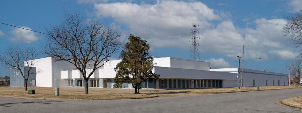 More Photos Of 1381-1397 Baker Rd, Virginia Beach Light Distribution For Lease