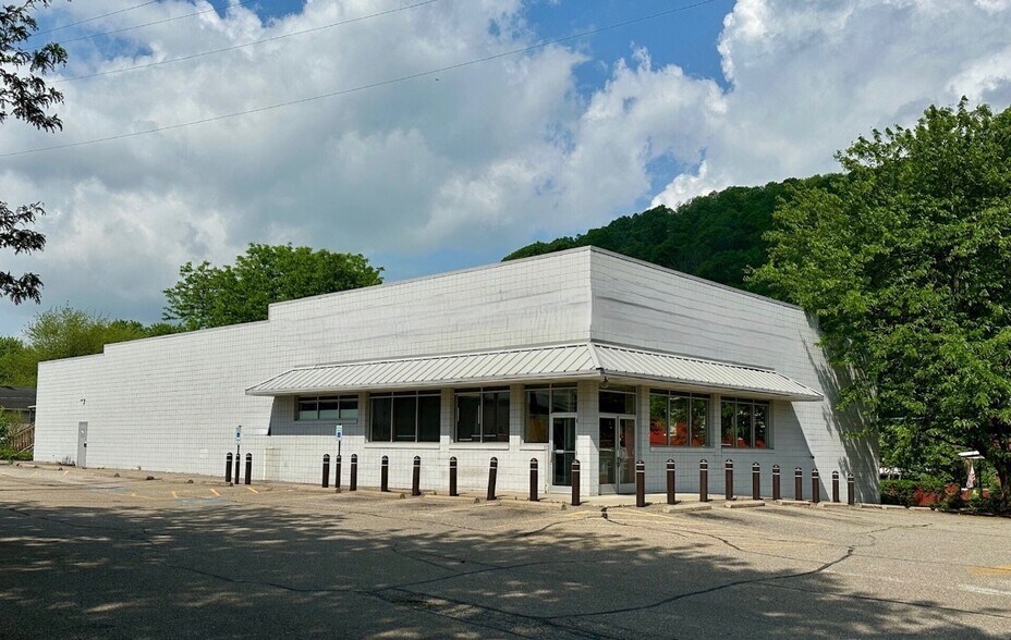 More Photos Of 220 3rd St, Wellsville Drugstore For Sale