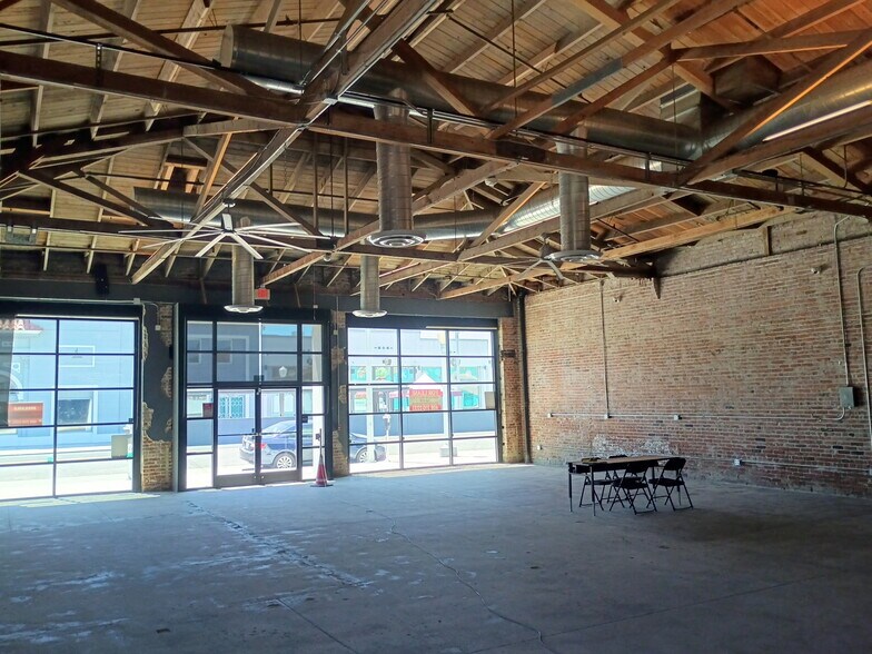 More Photos Of 712 Fulton St, Fresno Storefront For Lease