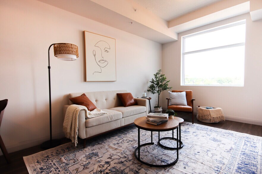 More Photos Of 16 Queen St W, Cambridge Apartments For Lease