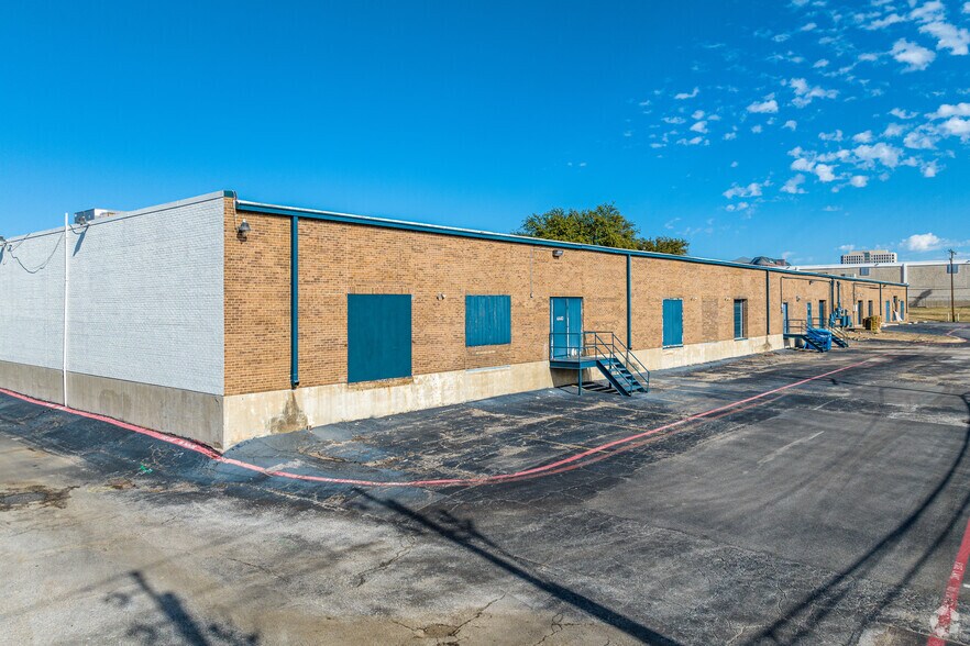 More Photos Of 4440-4460 Spring Valley Rd, Dallas Unknown For Lease