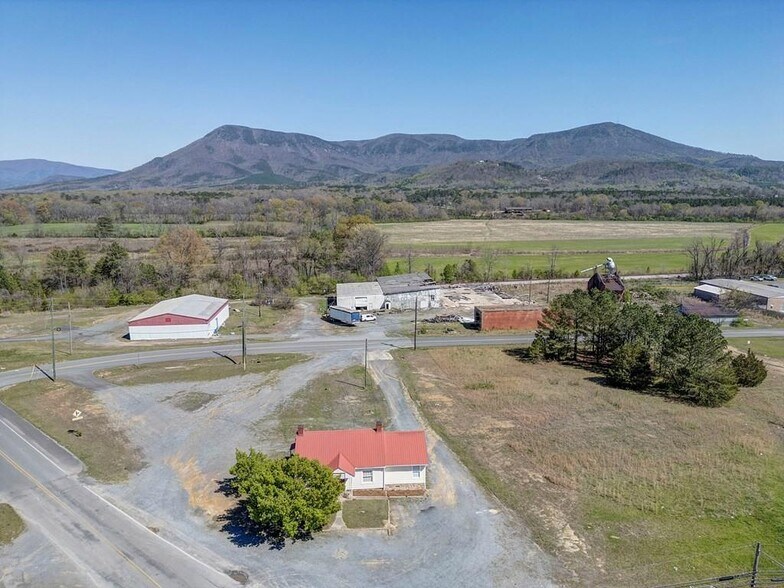 More Photos Of 806 N 3rd Ave, Chatsworth Office Residential For Sale