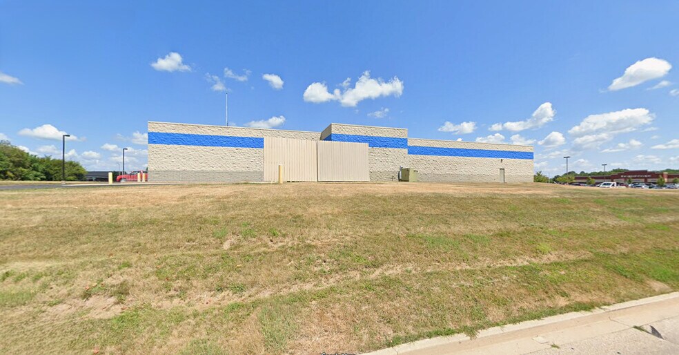 More Photos Of 5114 W Holiday Dr, Peoria Freestanding For Lease