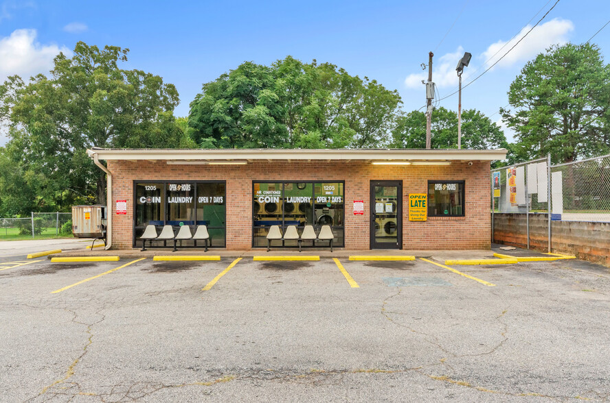 Primary Photo Of 1205 N Franklin Rd, Greenville Freestanding For Sale