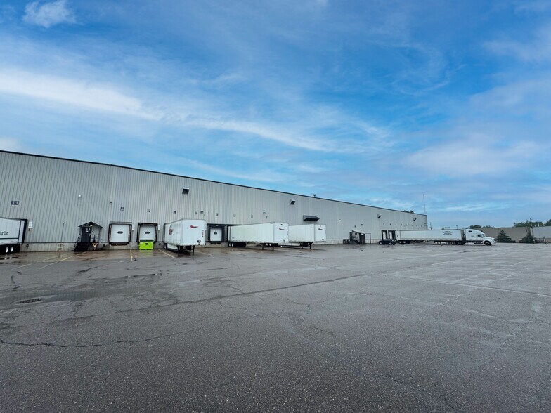 More Photos Of 500 N 72nd Ave, Wausau Distribution For Lease