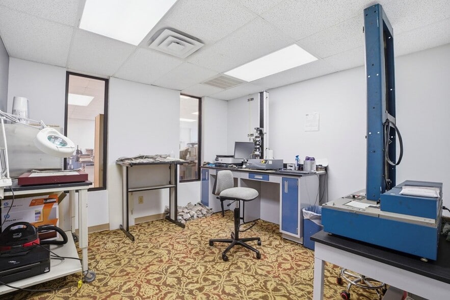 More Photos Of 2124 Hamilton St, Dalton Research And Development For Sale