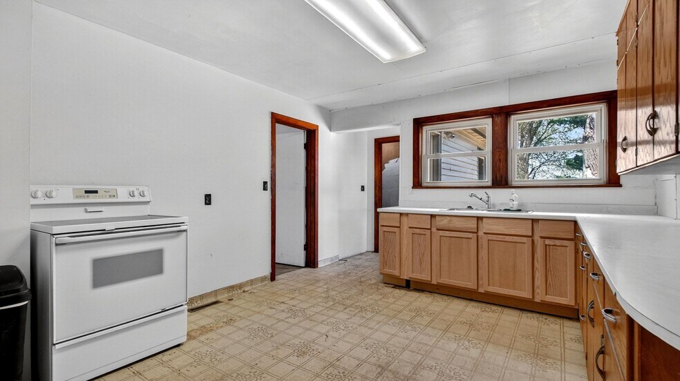 More Photos Of W15282 & W15304 State Highway 64, Gilman Lodge Meeting Hall For Sale