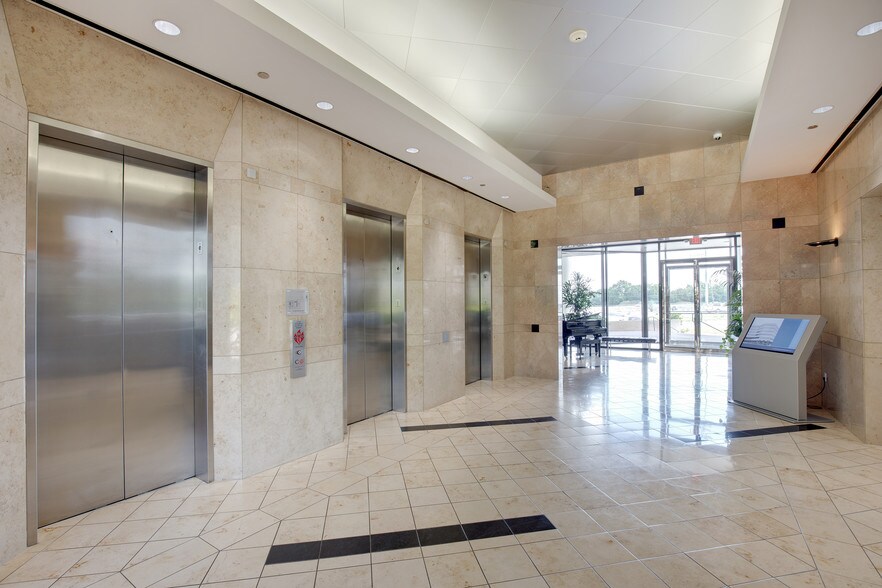 More Photos Of 9301 Southwest Fwy, Houston Office For Sale