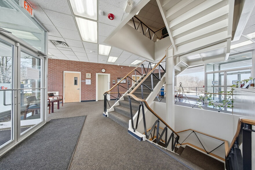 More Photos Of 70 Pleasant Hill Rd, New Windsor Township Office For Sale