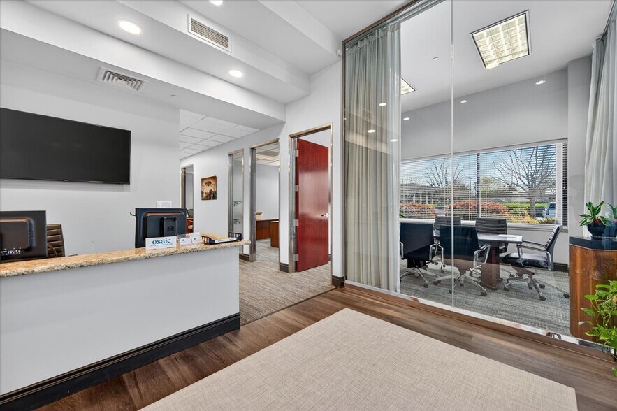 More Photos Of 7060 N Fresno St, Fresno Office For Lease