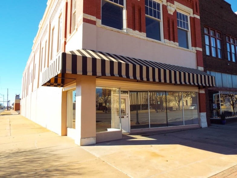 More Photos Of 126 S Independence St, Enid Storefront Retail Office For Lease