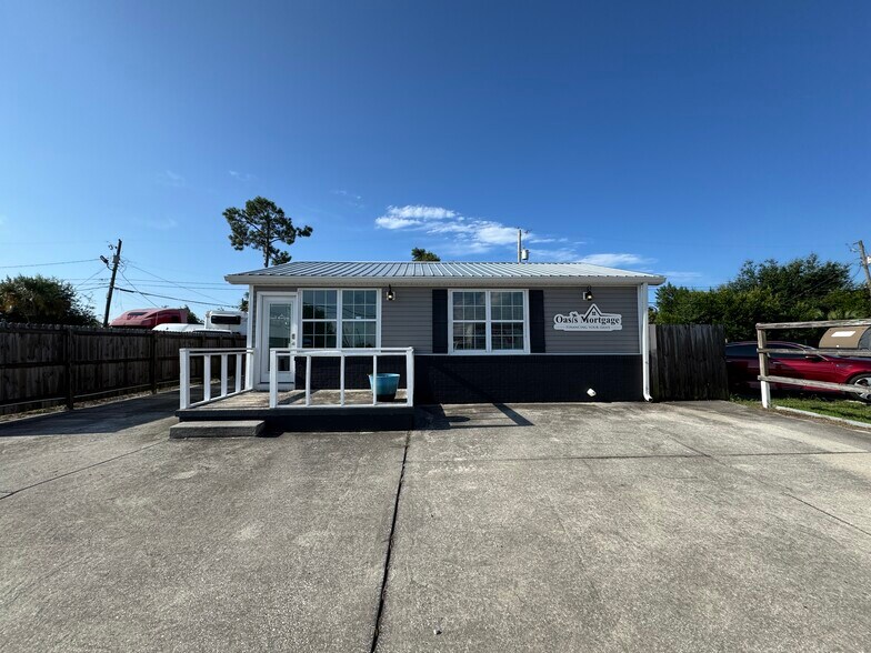 More Photos Of 3707 W 23rd St, Panama City Office For Sale
