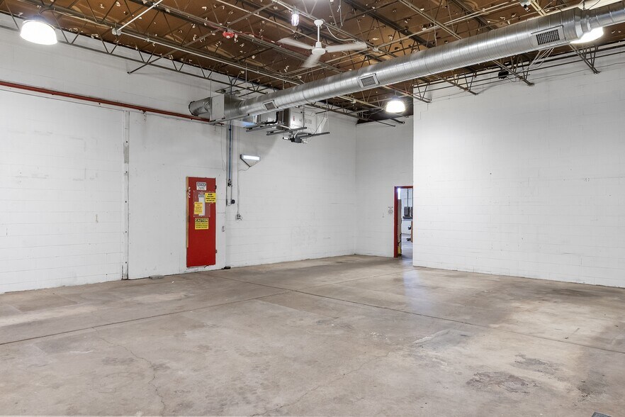More Photos Of 3050 Wagner Rd, Waterloo Freestanding For Sale