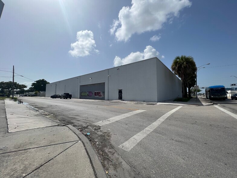 More Photos Of 7275 NW 7th Ave, Miami Warehouse For Sale