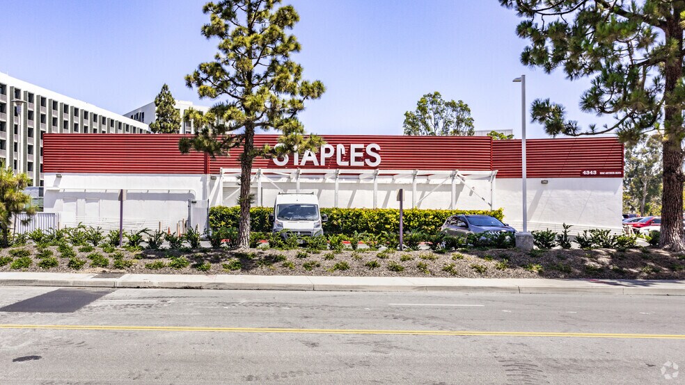 More Photos Of 4343 Macarthur Blvd, Newport Beach Freestanding For Sale