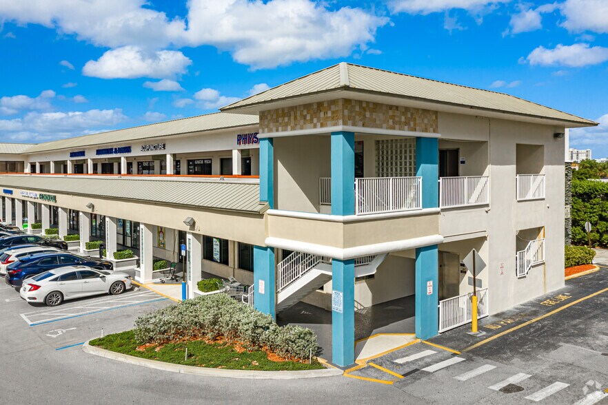 More Photos Of 4703-4763 N Ocean Dr, Sea Ranch Lakes General Retail For Lease