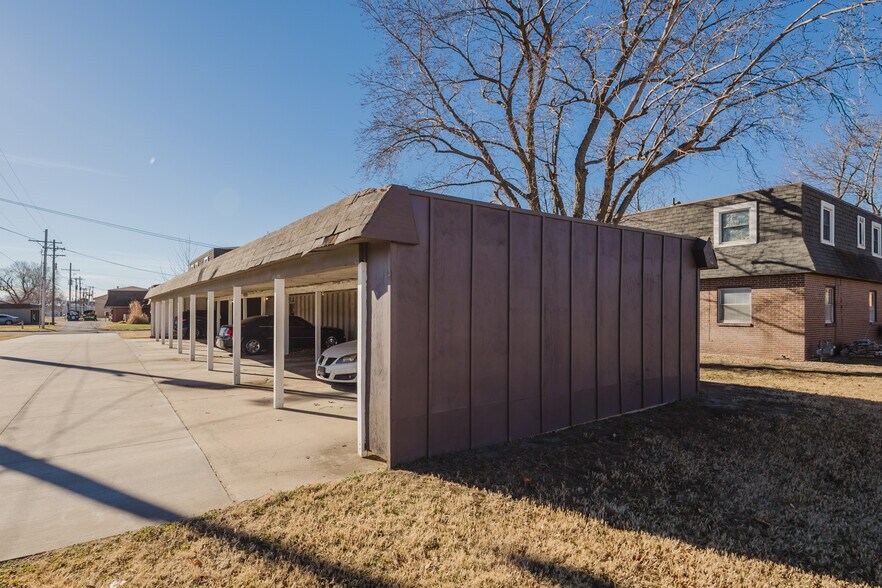 More Photos Of 3102 Sierra Pky, Hutchinson Apartments For Sale