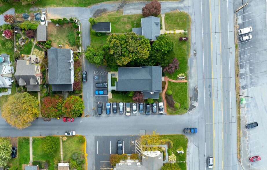 More Photos Of 1547 Oregon Pike, Lancaster Office For Sale