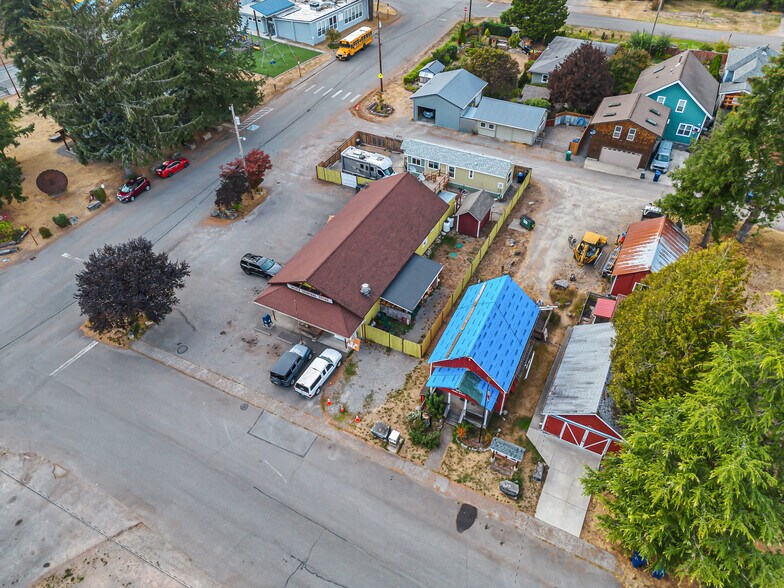 More Photos Of 503 Ave A, Index Convenience Store For Sale