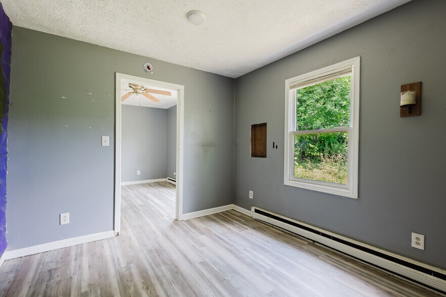 More Photos Of , Lexington Specialty For Sale