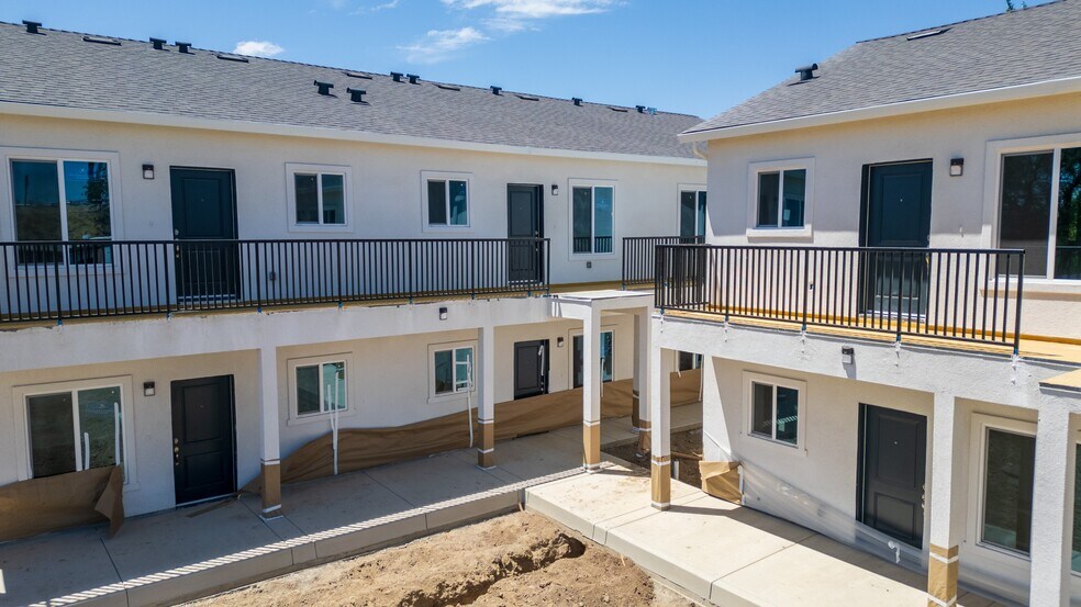 Primary Photo Of 40 W 13th St, Merced Apartments For Sale