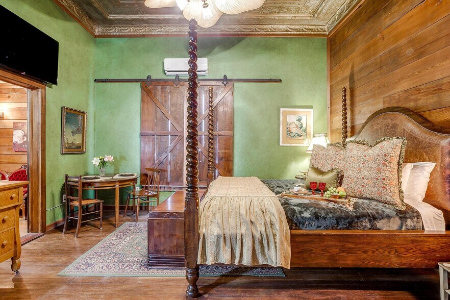 More Photos Of 1092 W Tarleton St, Stephenville Hospitality For Sale