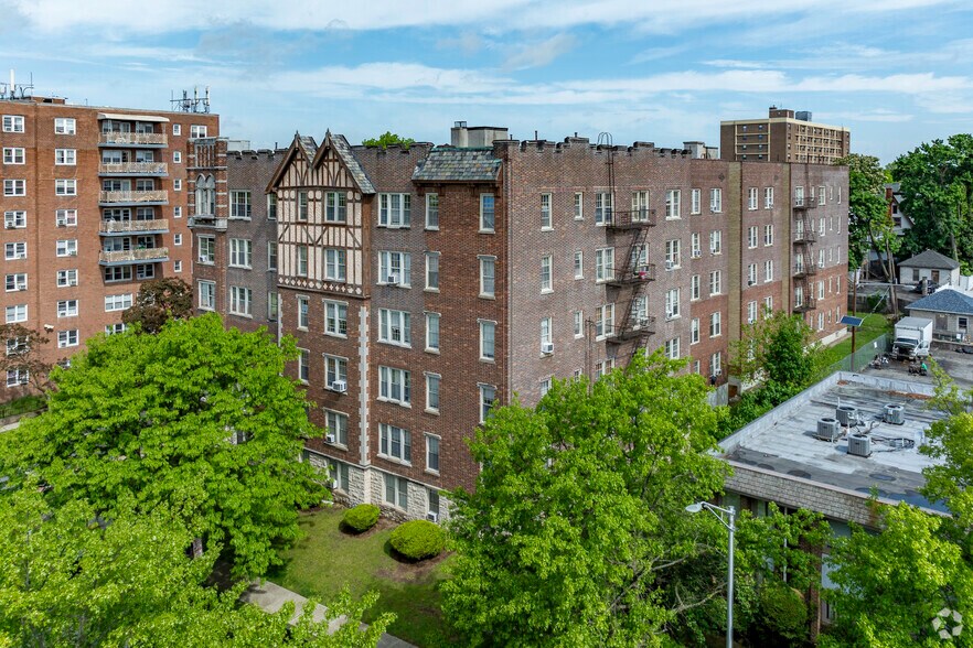 More Photos Of 555 E 27th St, Paterson Apartments For Sale
