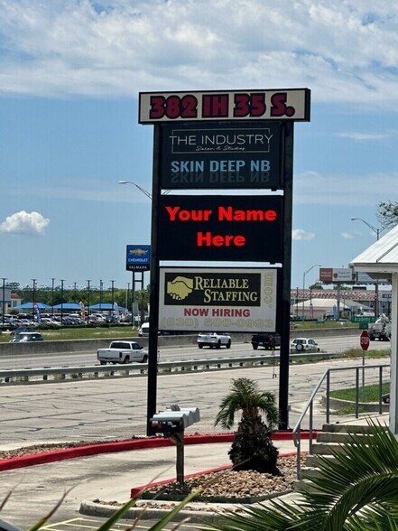 More Photos Of 382 S Interstate 35, New Braunfels Medical For Lease