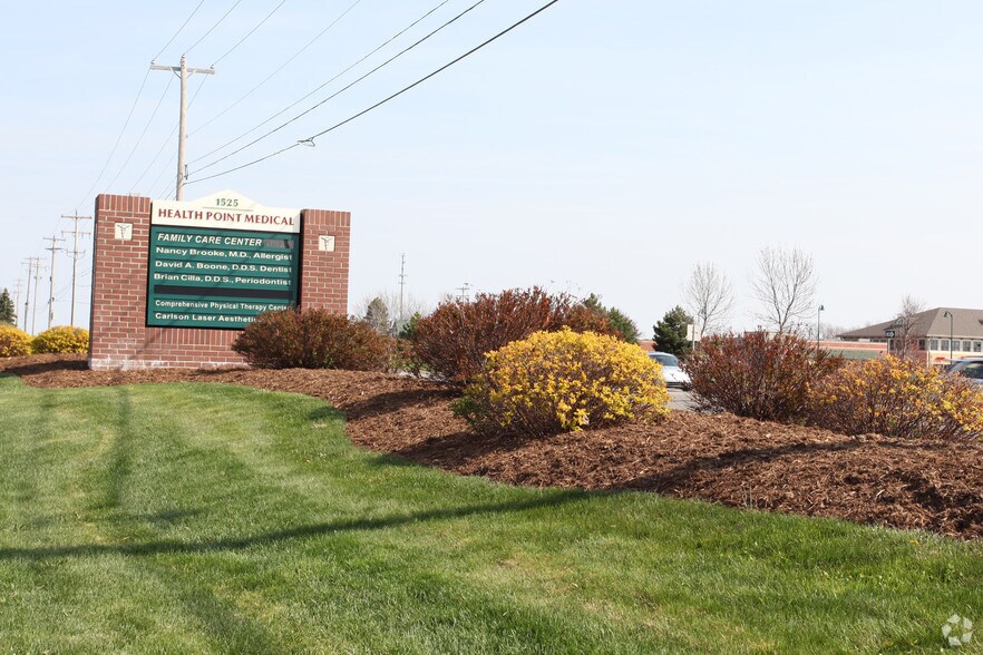 More Photos Of 1525 E Beltline Ave NE, Grand Rapids Office For Sale