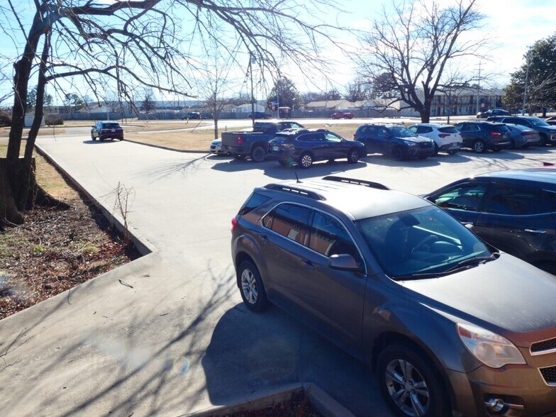 More Photos Of 5707-5719 Jenny Lind Rd, Fort Smith Storefront Retail Office For Sale