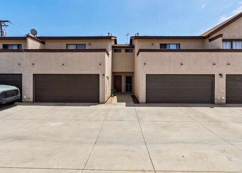 More Photos Of 18942-18962 Delaware St, Huntington Beach Apartments For Sale