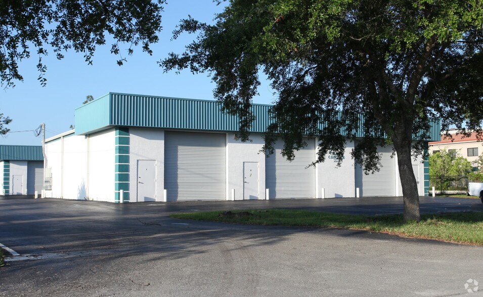 More Photos Of 10931 K Nine Dr, Bonita Springs Warehouse For Lease