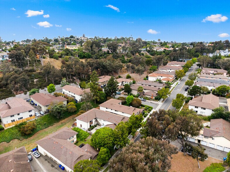 More Photos Of 2139 Via Esmarca, Oceanside Apartments For Sale