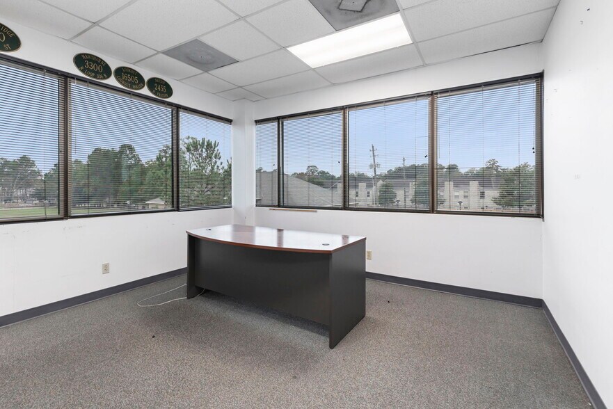 More Photos Of 17510 Red Oak Dr, Houston Office For Sale