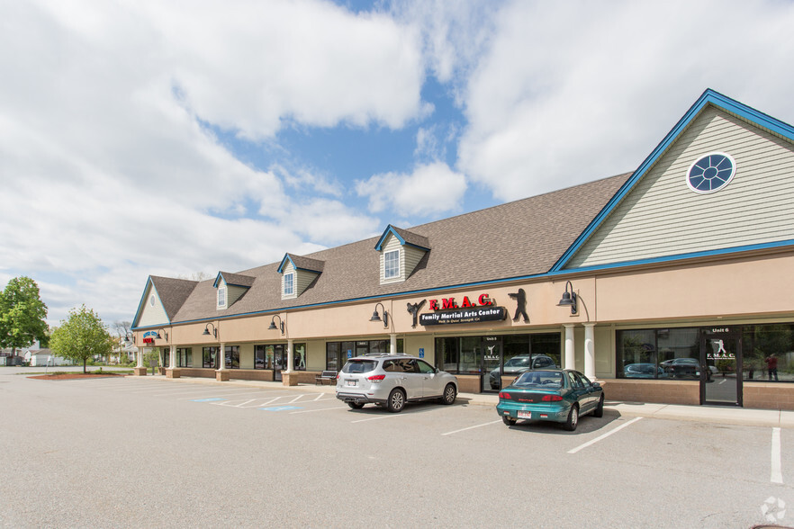 Primary Photo Of 68 Airport Rd, Fitchburg Storefront Retail Office For Lease