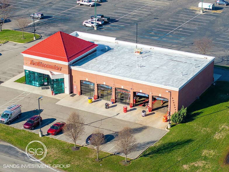 Primary Photo Of 1596 N Bridge St, Chillicothe Auto Repair For Sale