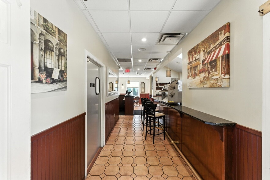 More Photos Of 568 Providence St, West Warwick Restaurant For Sale