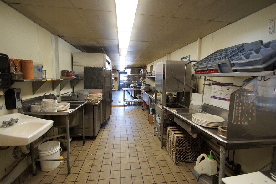 More Photos Of 7094 Eastlake Rd, Lisbon Restaurant For Sale