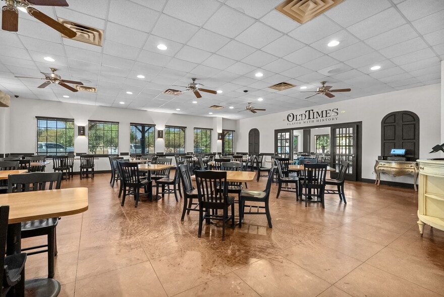 More Photos Of 983 N Highway 123 Byp, Seguin Restaurant For Sale