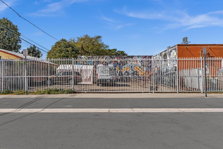 More Photos Of 1000 SW 8th St, Miami Storefront Retail Office For Sale