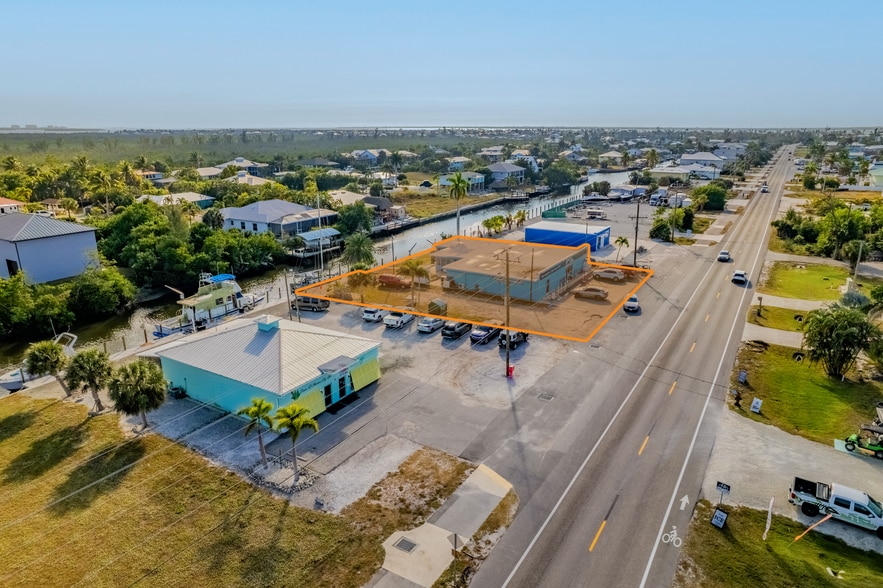 Primary Photo Of 3324 Stringfellow Rd, Saint James City General Retail For Sale