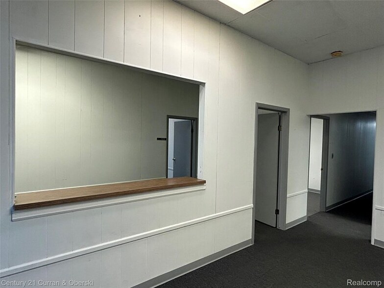 More Photos Of 26032 5 Mile Rd, Redford Township Freestanding For Sale