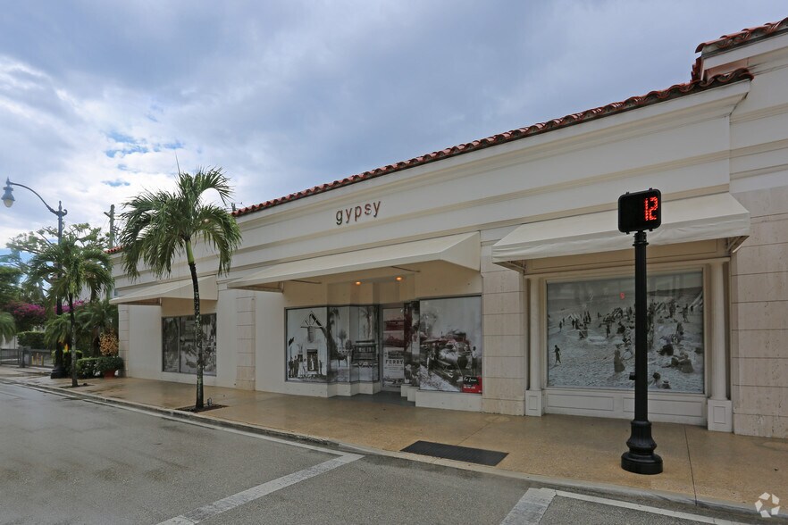 More Photos Of 200-210 Worth Ave, Palm Beach Freestanding For Lease