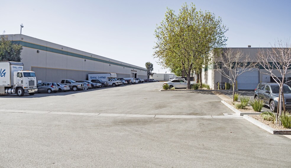More Photos Of 12701 Van Nuys Blvd, Pacoima Warehouse For Lease
