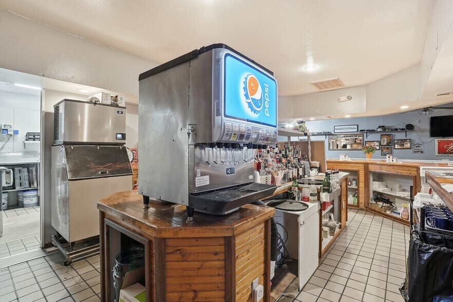 More Photos Of 4020 E Old US 30, Hamlet Restaurant For Sale