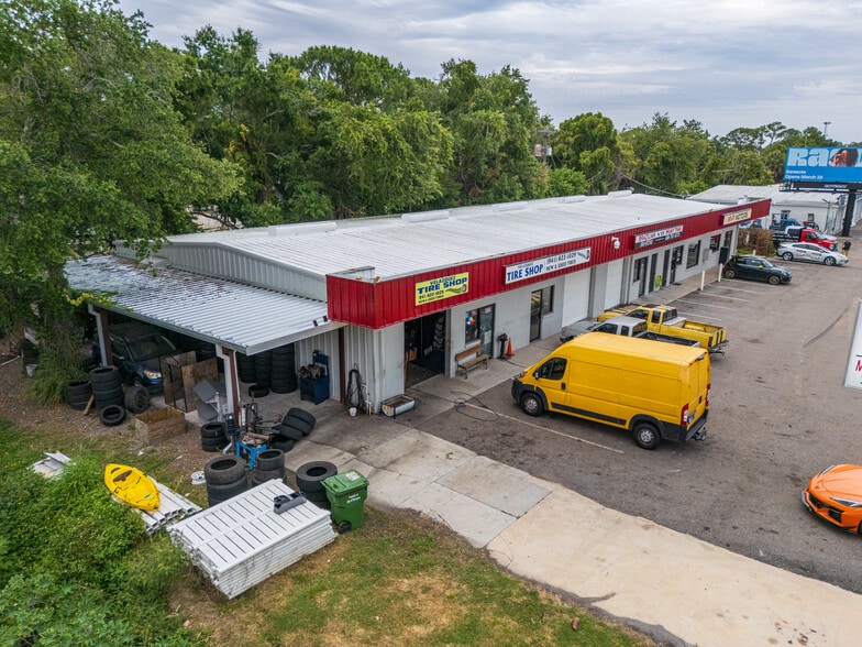 More Photos Of 1900 N Washington Blvd, Sarasota Flex For Sale