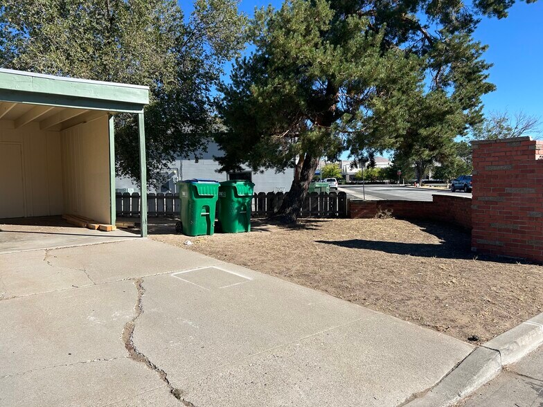More Photos Of 2010-2020E Sheffield Mnr W, Carson City Multifamily For Sale