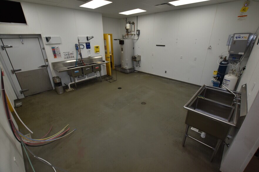 More Photos Of 401 E Martin Luther King Blvd, Chattanooga Restaurant For Lease